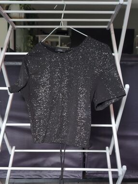 Black Glitter Short-Sleeve Cropped Top